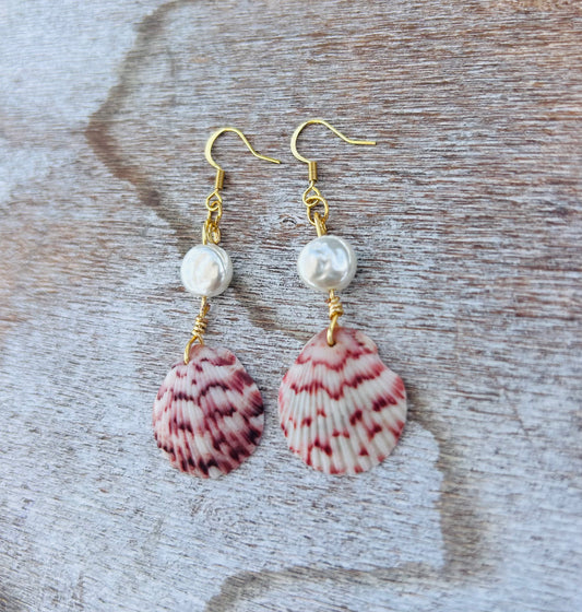 Dangle Scallop Earrings with Flat Pearl